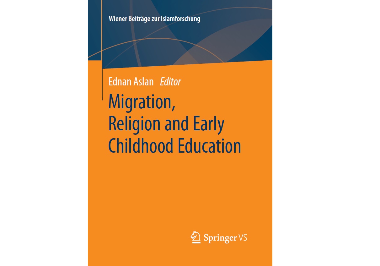 Bild: Dunkelgelbes Buchcover "Migration, Religion and Early Childhood Education"